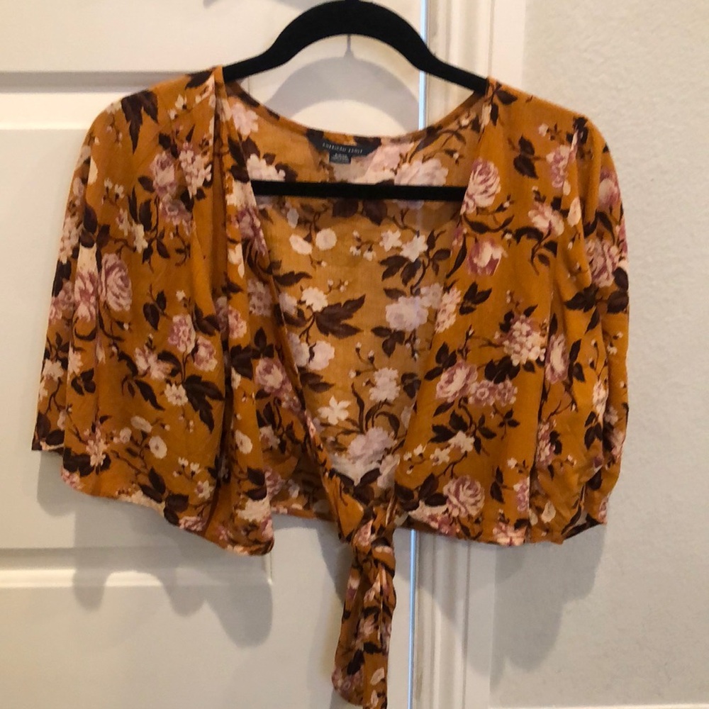 Cropped front tie top